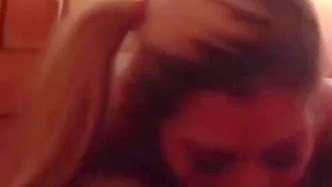 FAMOSAS ARGENTINAS PETEANDO Y TRAGANDO SEMEN