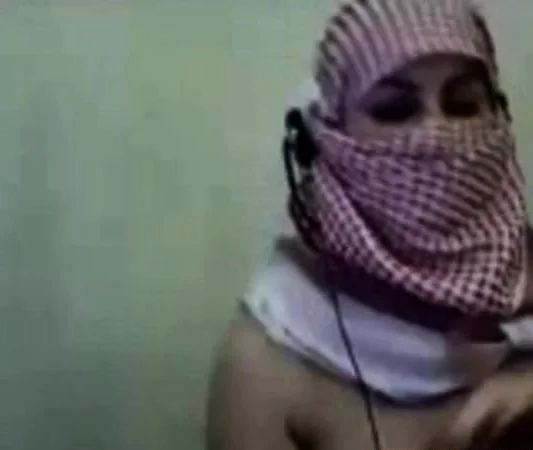 Palestine Arab Hijab Girl show her Big Boobs in Webcam