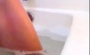 skinny amateur brunette teen masturbating