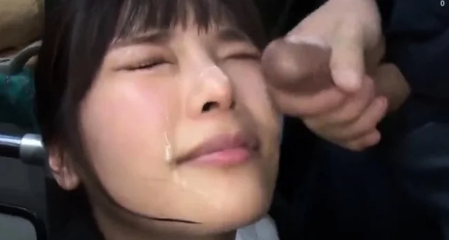 Asian girlfriend outdoor fucked and creampied
