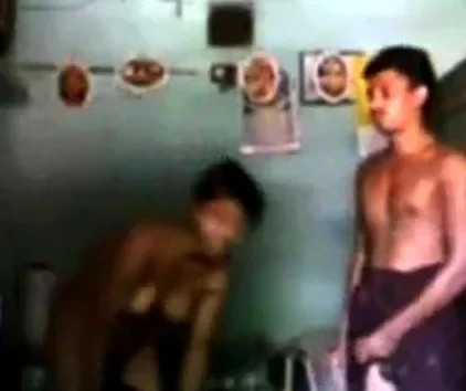 22 housegirl looking door hving sex with bf