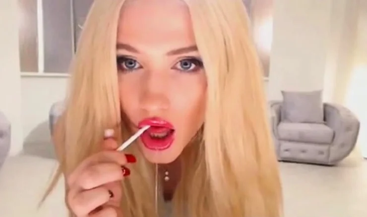Lipstick Lollipop Tease