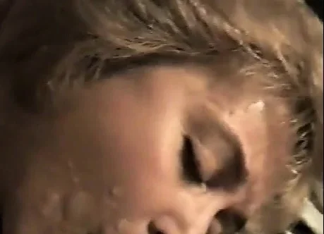 Amateur milf swallows cumshot