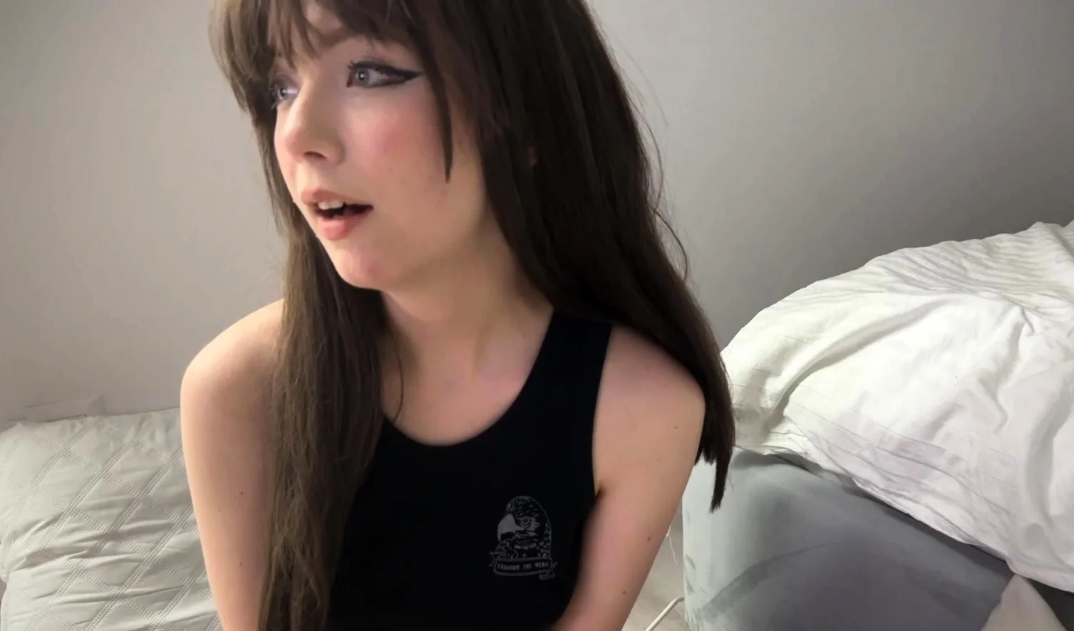 Webcam Asian Teen Fingering Pussy