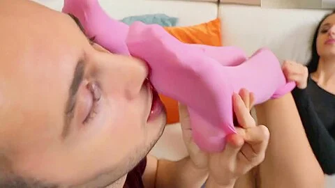 Alyssa Bounty In Run On And Cum On Nylons