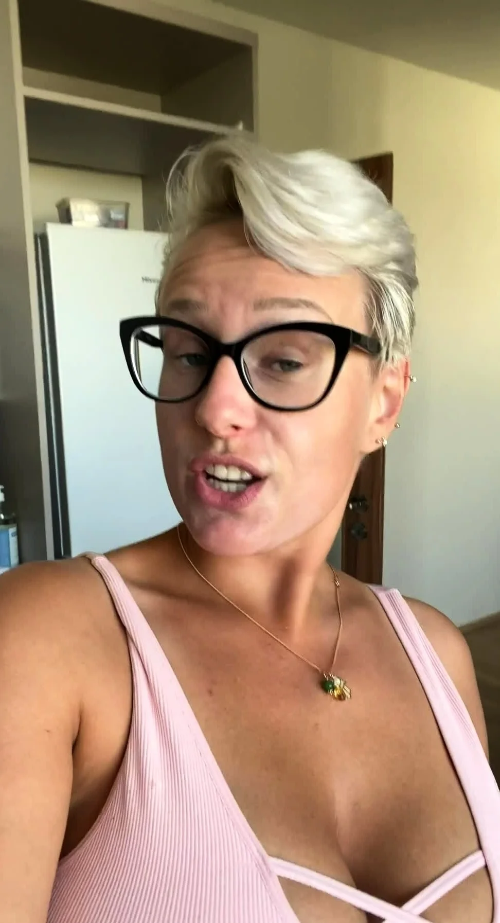 Sexy German Milf german ggg spritzen goo girls