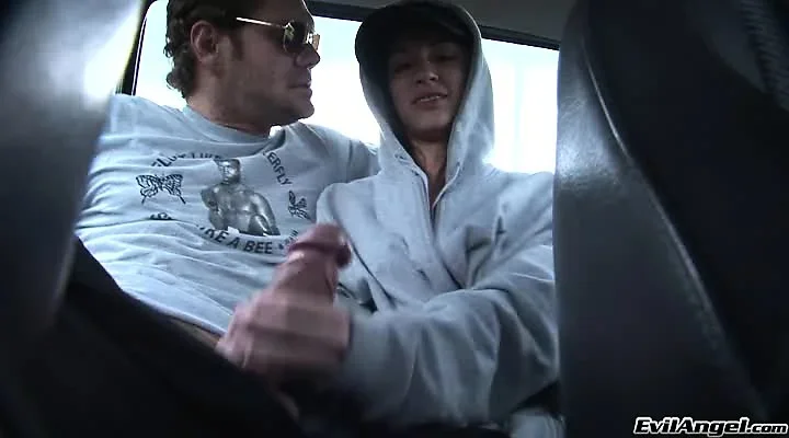Teenage hood girl from Colombia gets fucked by legendary Nacho Vidal