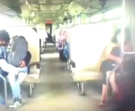 indonesian- ngintip jilbaber ciuman dan grepe dalam kereta