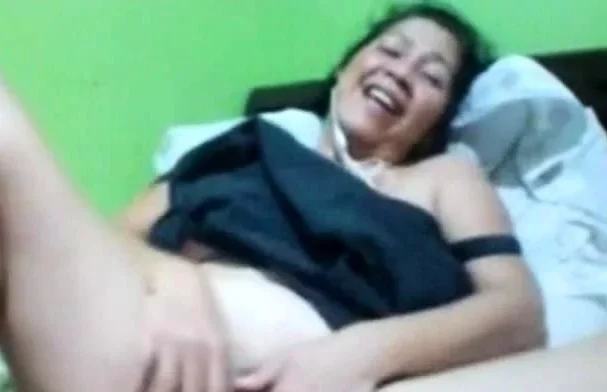 Filipino granny 58 fucking me stupid on cam. (Manila)1
