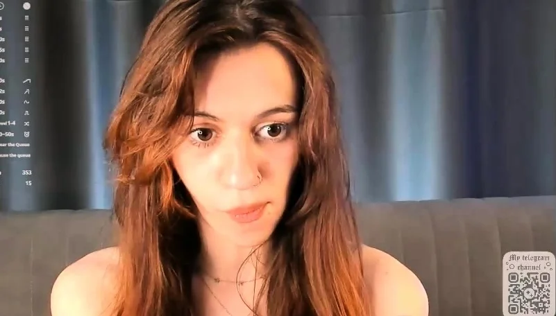 Hot amateur webcam teen masturbates for their fans