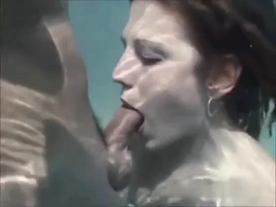 Anna Kell - underwater fuck