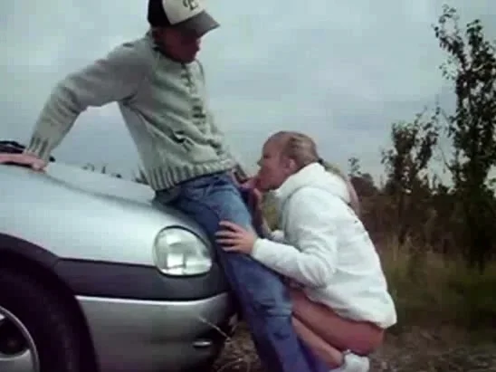 outdoor amateur delights with hot babes
