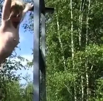 Hungerhaken im Freien durchgerammelt!
