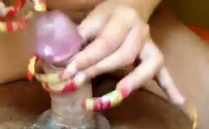 long nails peehole insertion