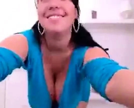 Curvy and Busty - negrofloripa