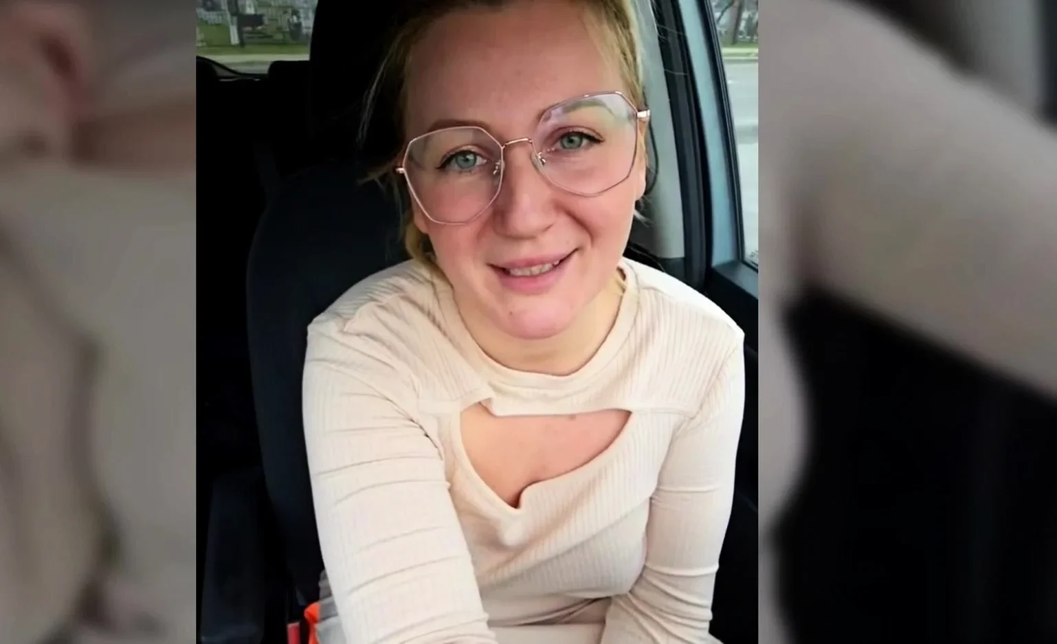 Watch my pussy in my car! Click to vibe!