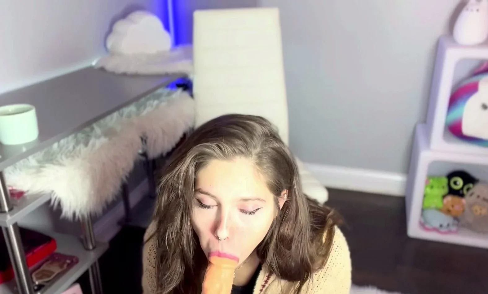 Busty amateur GF webcam solo