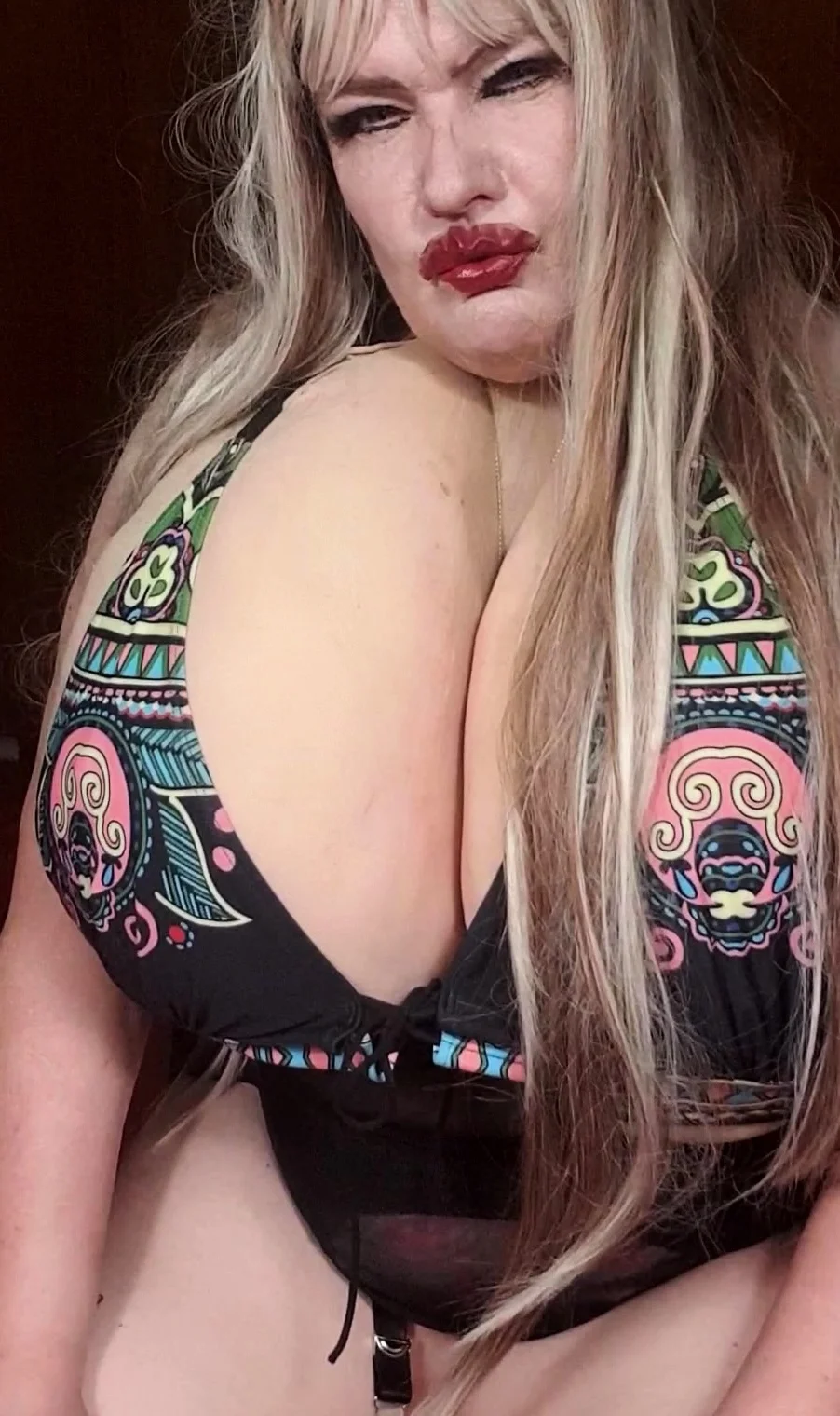 Susi wears black boots bikini top shows tits and pussy