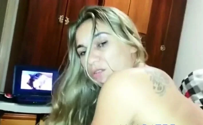 Loira tomando no cu