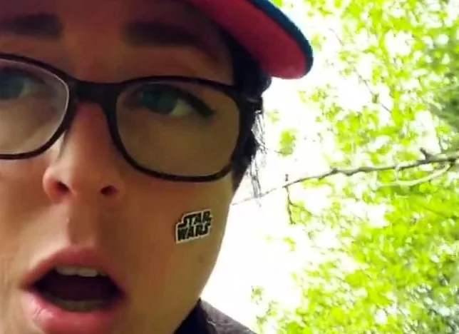 Star wars Fan Gets A Facial