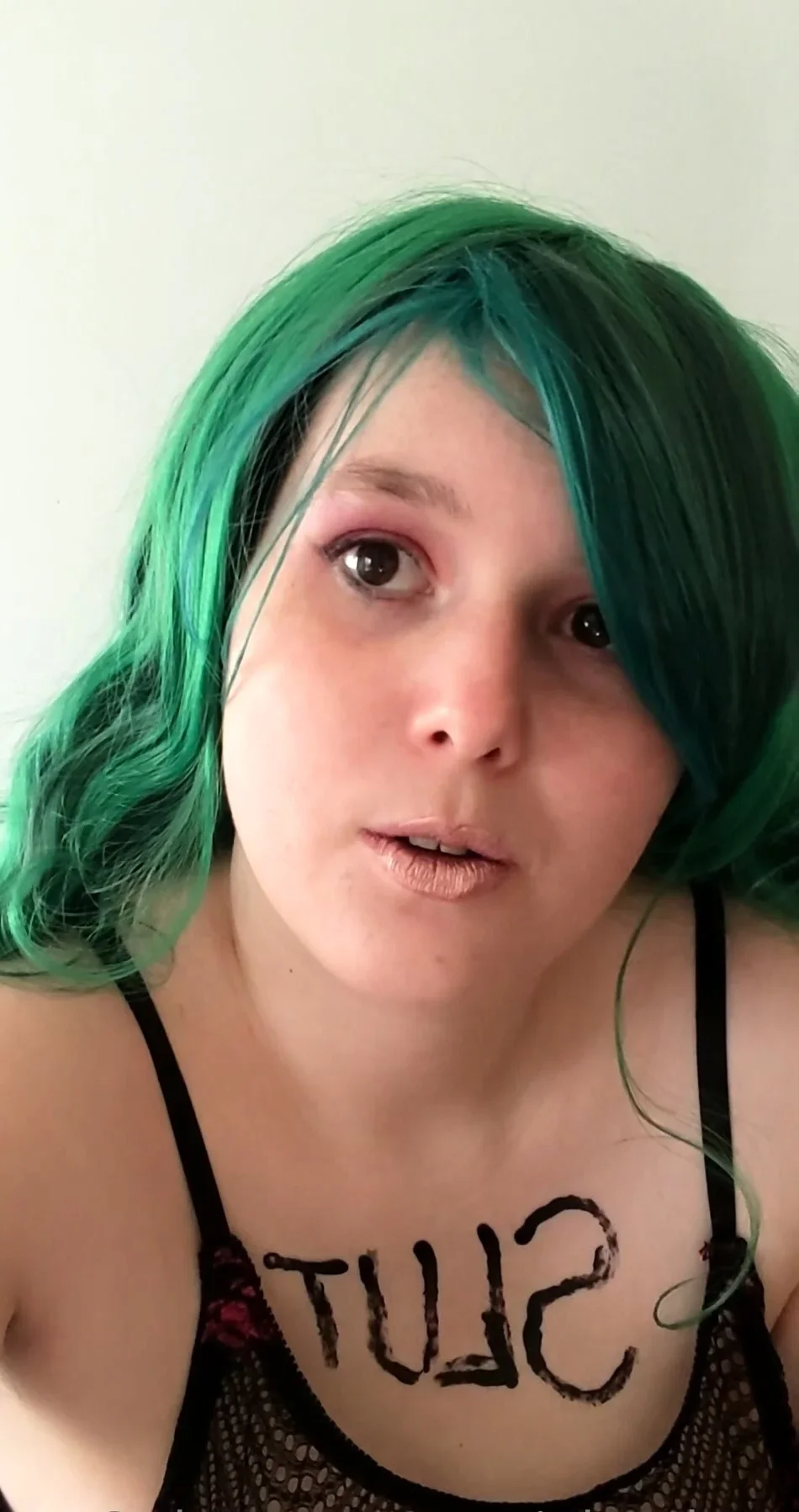 Amateur hottie solo masturbation