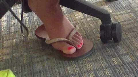 Chelsea flip flop dangle 6