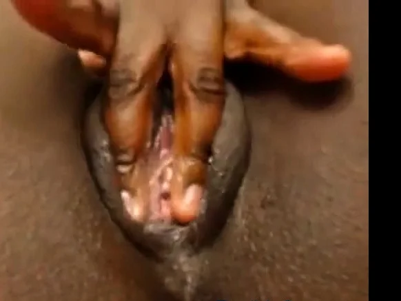 Ebony close up on cam