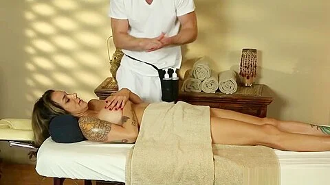 Fooled babe massaged jizz