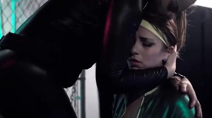 Coco superheroine neck snap