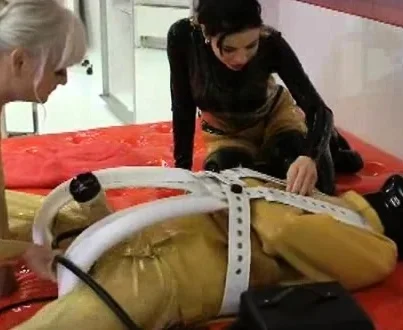Blond amateurs first anal in threesome fuck