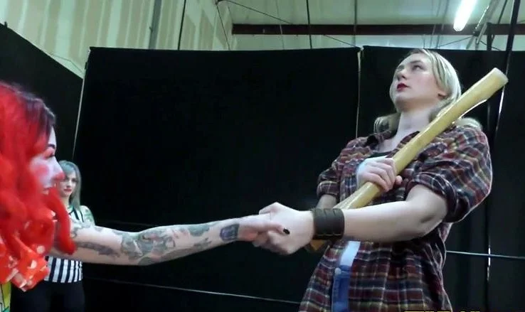 Tickle Wrestling Entertainment: Paula Bunion vs Punchy the