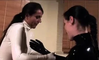 Amateur cd in latex fucked