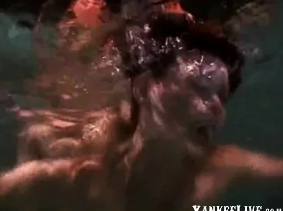 Underwater fuck!!