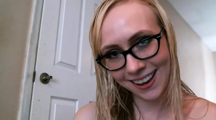 Amateur Blonde Teen Plays Solo with Toy Webcam Porn