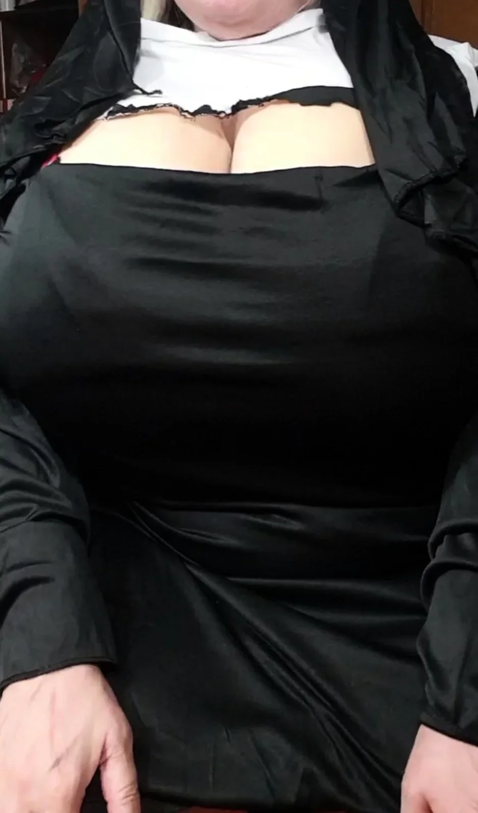 Susi shows cup k breasts wears