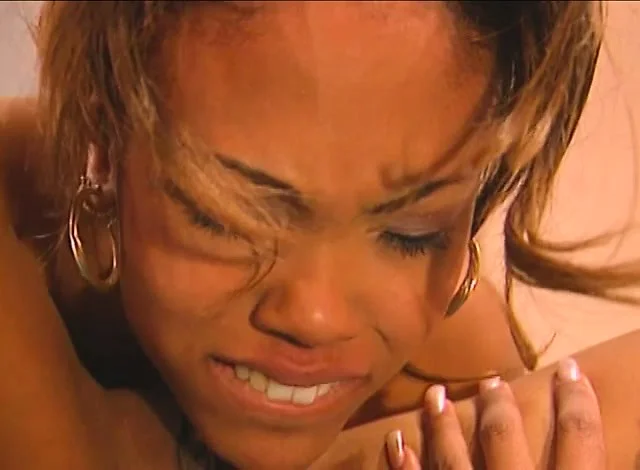 Lacey Duvalle sticks her tongue out and applies it to pussy of her paramour