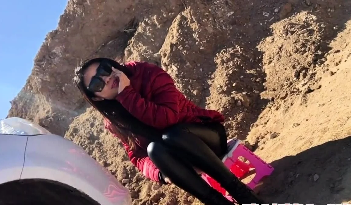 AMATEUR CHINESE FETISH  SLUT FUCK IN THE PUBLIC