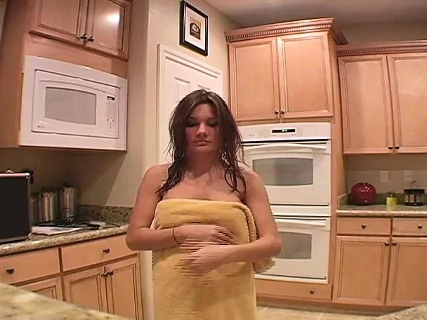 Stacked teen Kate shows off her delicious peach and her fabulous ass