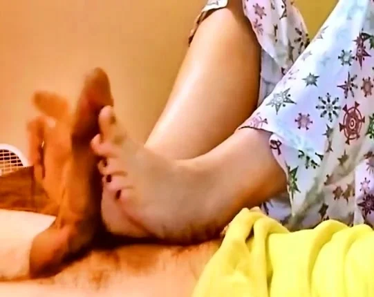 Girl Footjob Powerful Double Cumshot