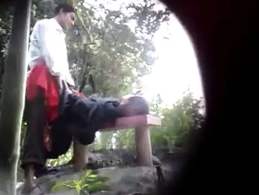 BanglaDeshi Boys and Girls Sex in Park