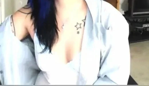 Amateur Webcam Teen Masturbates And Teases