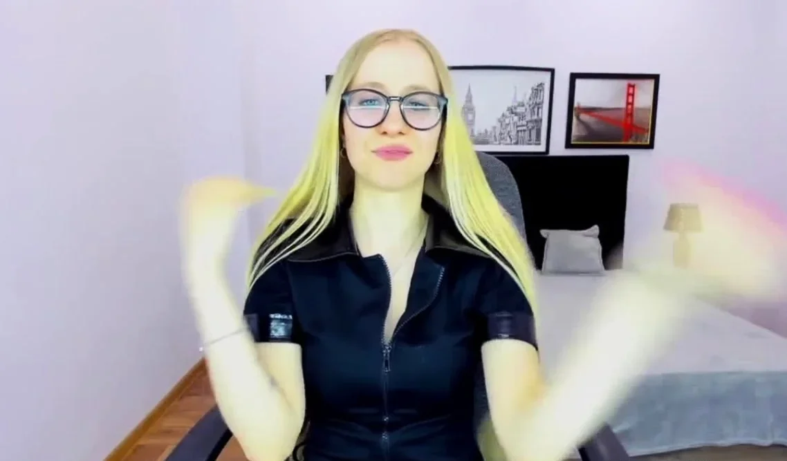 Petite small tits Belarus amateur babe on webcam solo