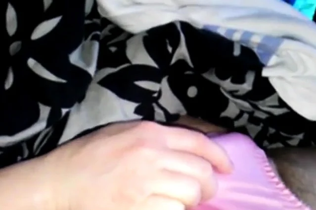 Gf gives pantyjob cum