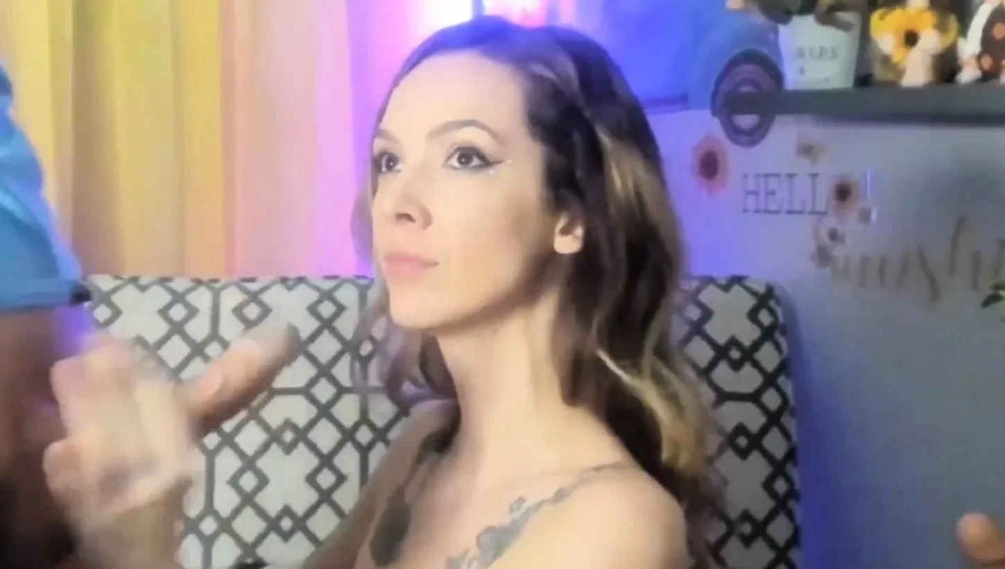 Woman Sucks This strangers Big dick