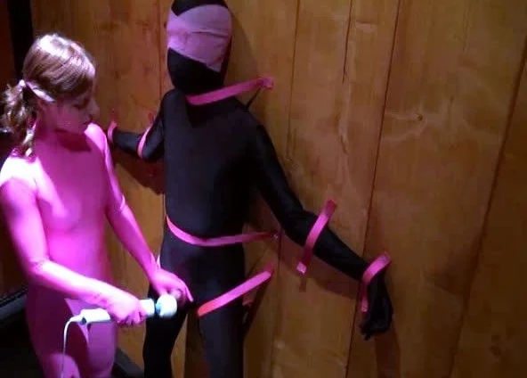 Amateur blonde gives great handjob