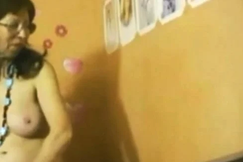 60 yo Granny capture