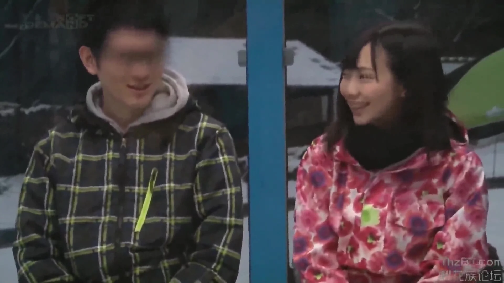 241002卒業旅行中の恋人未満な男女でヌポヌポ026