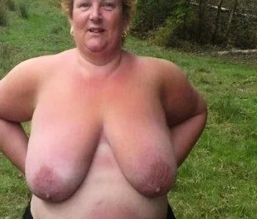 ILOVEGRANNY Spreading and hairy pussies are showing off