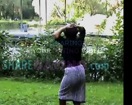 kathy au parc sans culotte