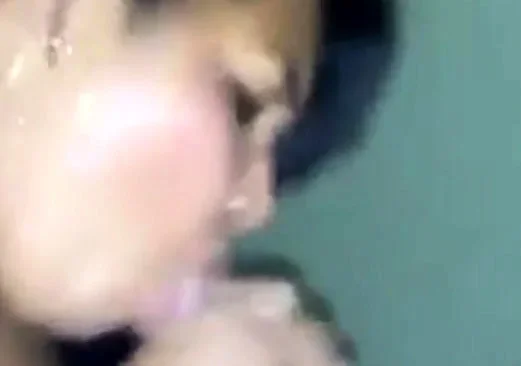 gozando na boca de uma casada safada